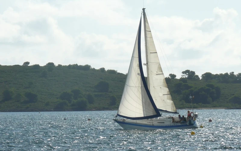 Egész napos vitorlás túra: Menorca érintetlen csodái*