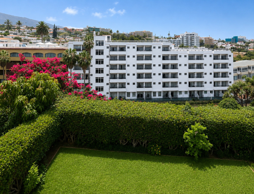 MUTHU LA PERLA TENERIFE &mdash; Tenerife